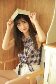 背带短裤丧尸来袭